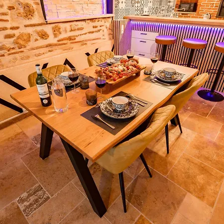 Loft De Caractere Avec Ancien Four A Pain 아파트 *