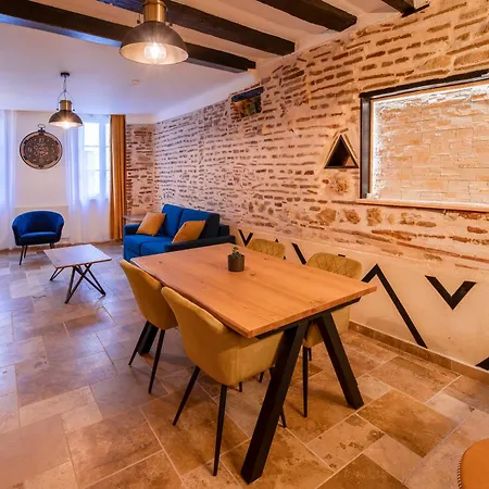 Loft De Caractere Avec Ancien Four A Pain *