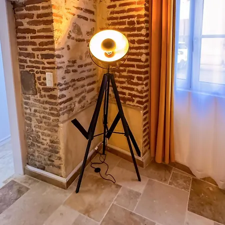 Loft De Caractere Avec Ancien Four A Pain 아파트